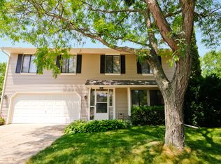 1645 S Tyler Rd, St Charles, IL 60174