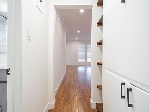 5th image of 1211 N Detroit St #2