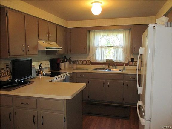 3rd image of 6195 Karen Ave