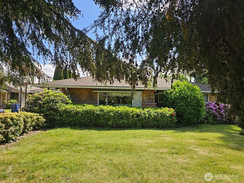 3rd image of 6933 51st Avenue NE