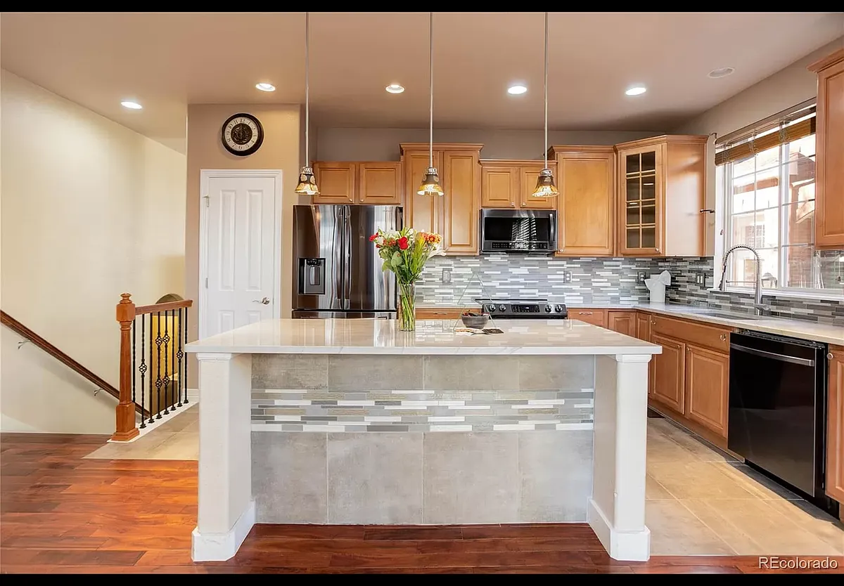 Kitchen - 9113 Kornbrust Cir