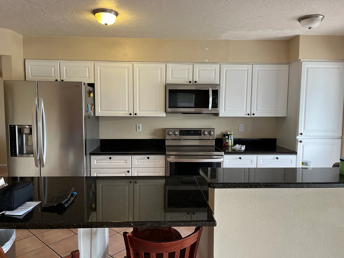 Building Photo - 3307 S La Corta Dr