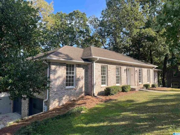 2013 7th St NW, Center Point, AL 35215