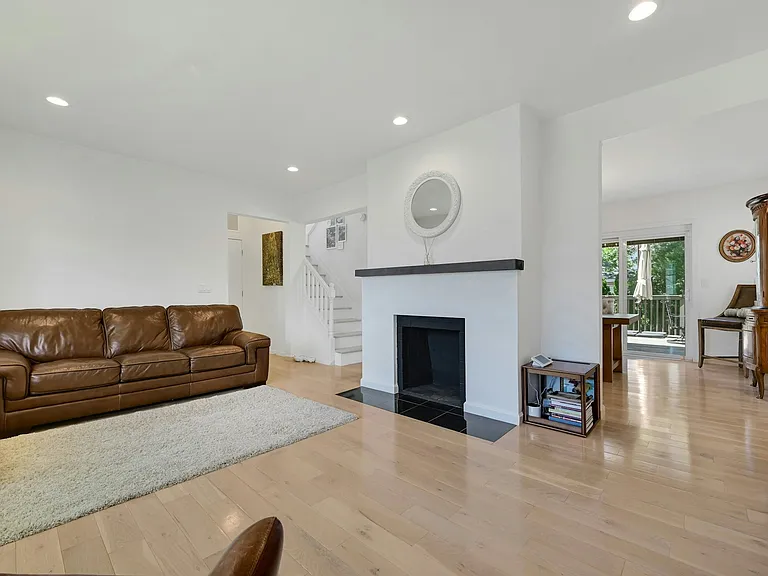 318 Beechwood Pl — Photo 8