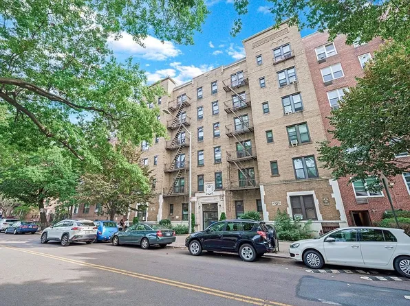 14444 Sanford Ave APT 3A, Flushing, NY 11355