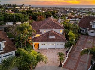 7 Harbor Pointe Dr, Corona Del Mar, CA 92625