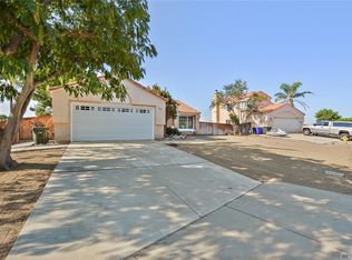 2871 W Sunrise Dr, Rialto, CA 92377