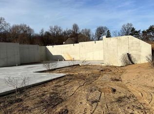 70857 Cambridge Ct, Niles, MI 49120