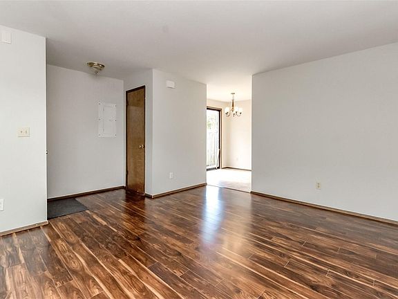 5th image of 2906 59th Ave NE