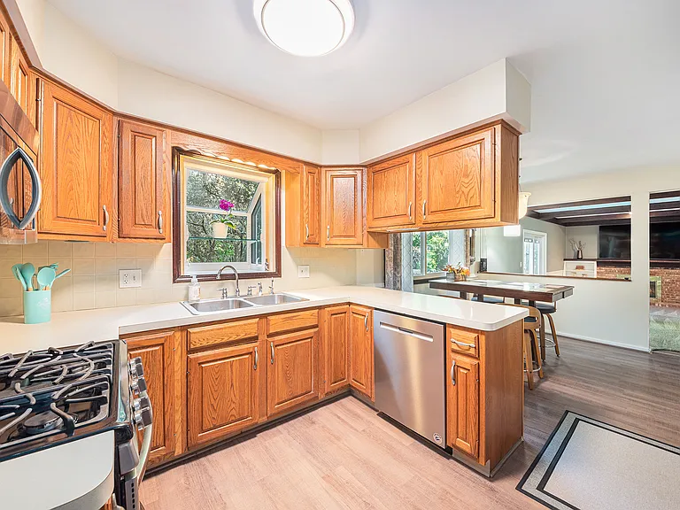 2205 Highlander Dr SE — Photo 5