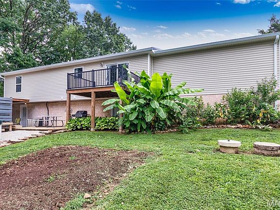 3rd image of 4581 Eleanor Ln