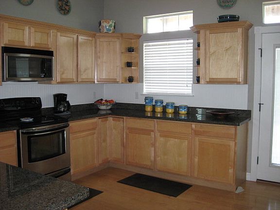 4th image of 213 W Lantana St
