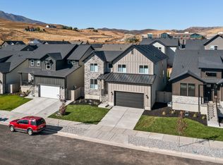 4942 W Bells Canyon Dr, Mountain Green, UT 84050