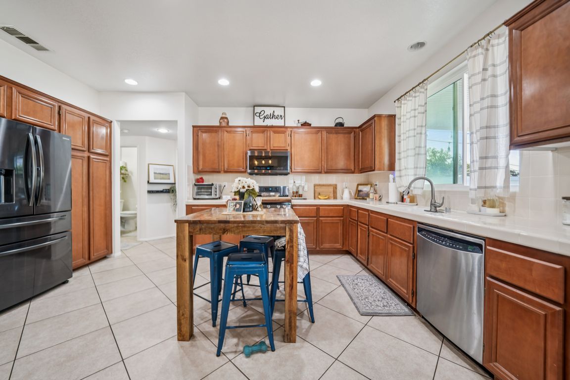Cedar View Dr-S0708-017.jpg