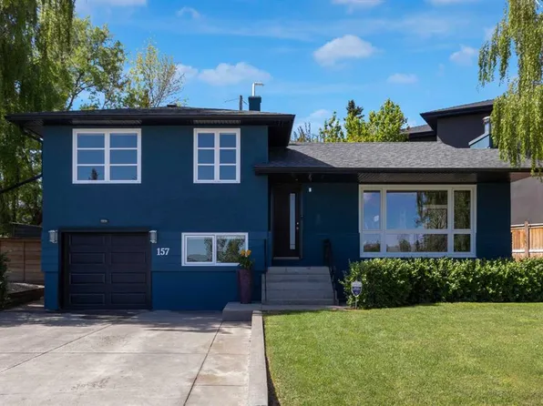 157 E Wildwood Dr SW, Calgary, AB T3C 3C7
