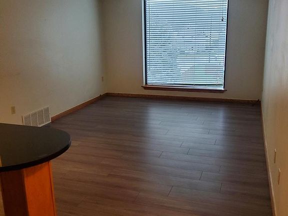 2nd image of 3441 Peach St #4