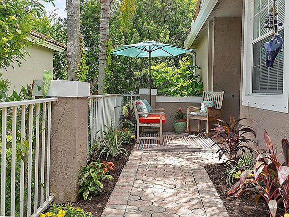 4th image of 2901 E Aragon Boulevard #1