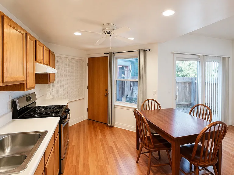 3067 N Clybourn Ave #1F — Photo 11