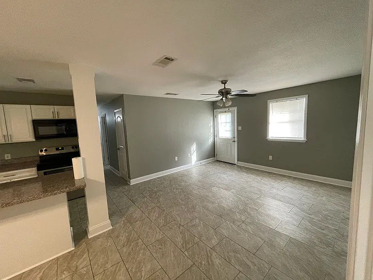 2764 Colony Ct — Photo 6