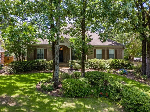 8 Cedar Branch Ct, Little Rock, AR 72223