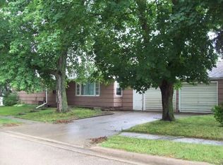 102 Peru St, Walnut, IL 61376