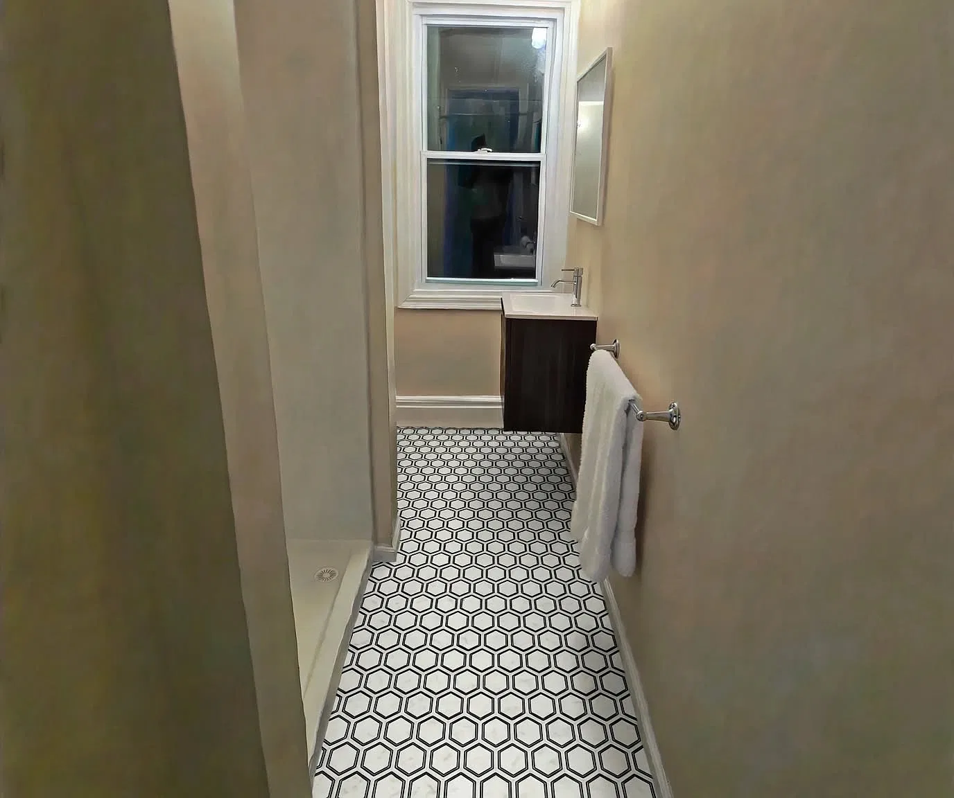 260 E Chestnut St — Photo 2