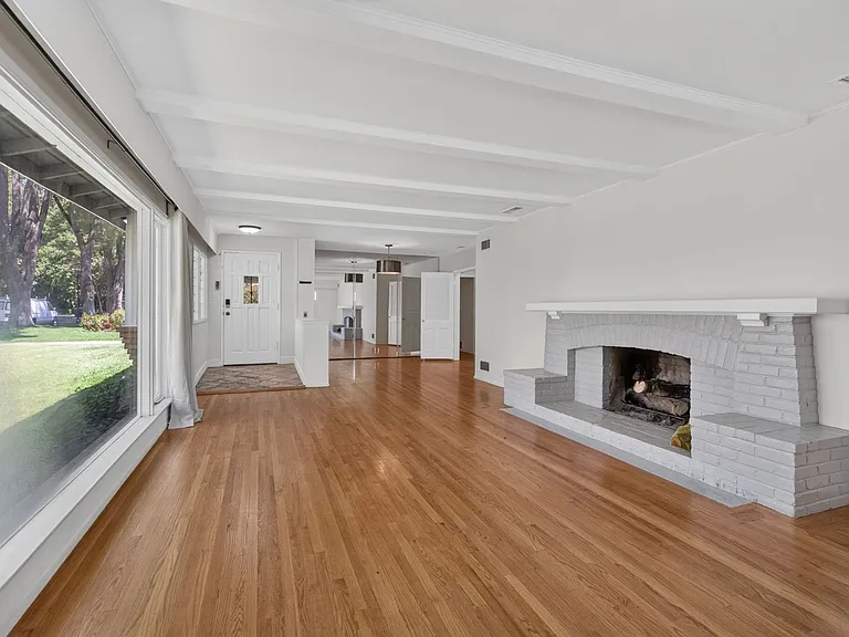 4260 Maplewood Pl — Photo 5