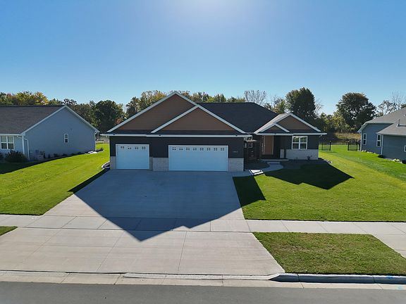 2nd image of 1612 Marie Ln