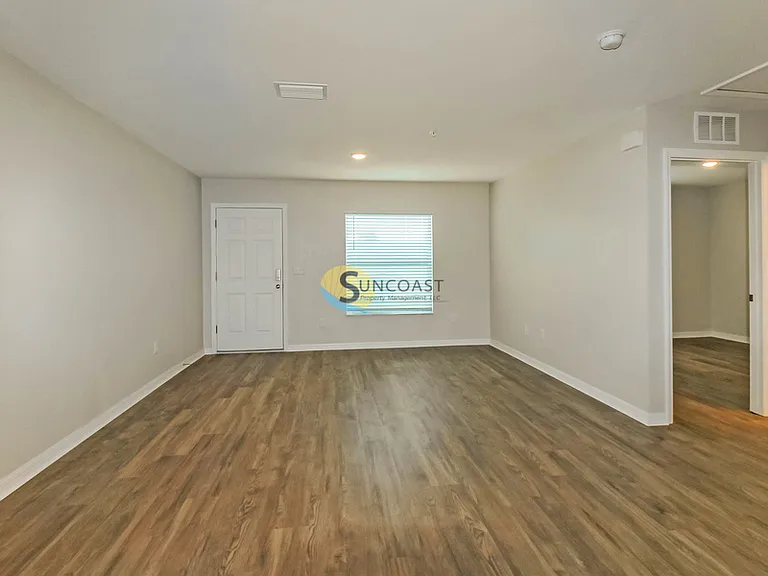 2103 NE 78th Ln — Photo 7