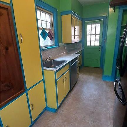 5th image of 214 Inman Dr