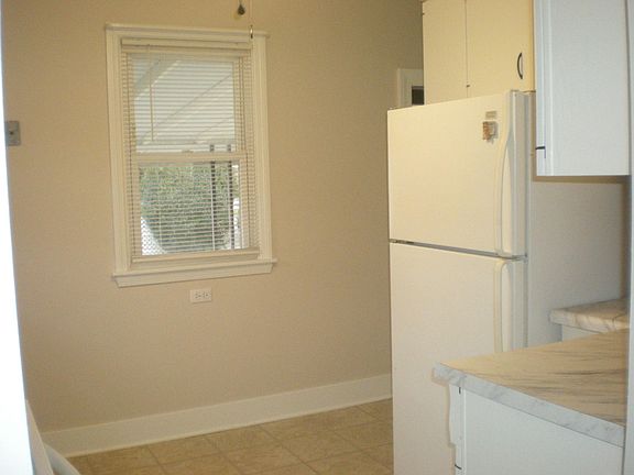 3rd image of 1128 Lindsay Ave