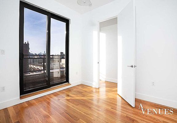 3rd image of 151 Hull St Floor 3
