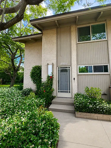 5048 Calle Real #B Photo 1