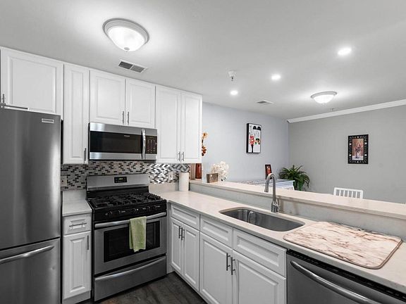 4th image of 6600 Lake Park Dr APT 103