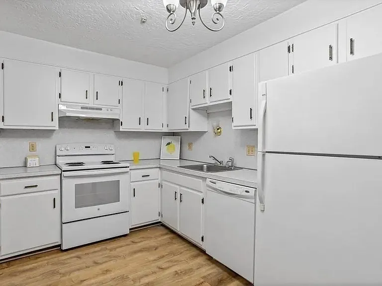 276 Codman Hill Rd #33 — Photo 6