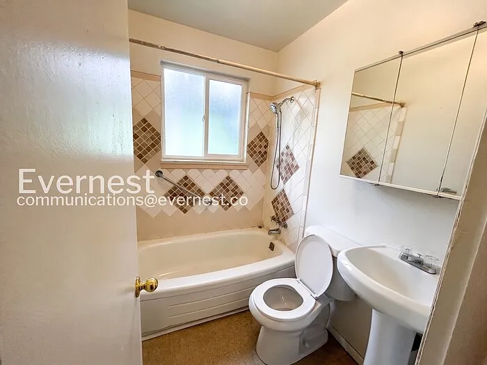 956 W Moreno Ave — Photo 6