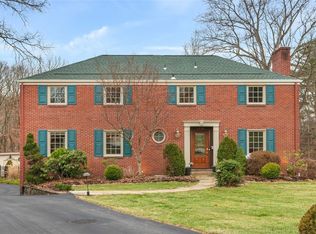 1316 Lakemont Dr, Pittsburgh, PA 15243