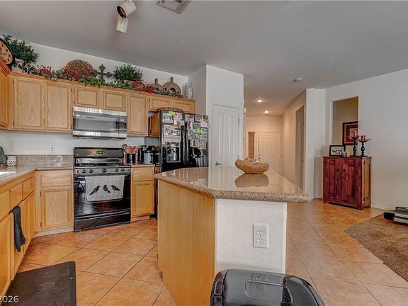 5th image of 1025 Echo Beach Ave