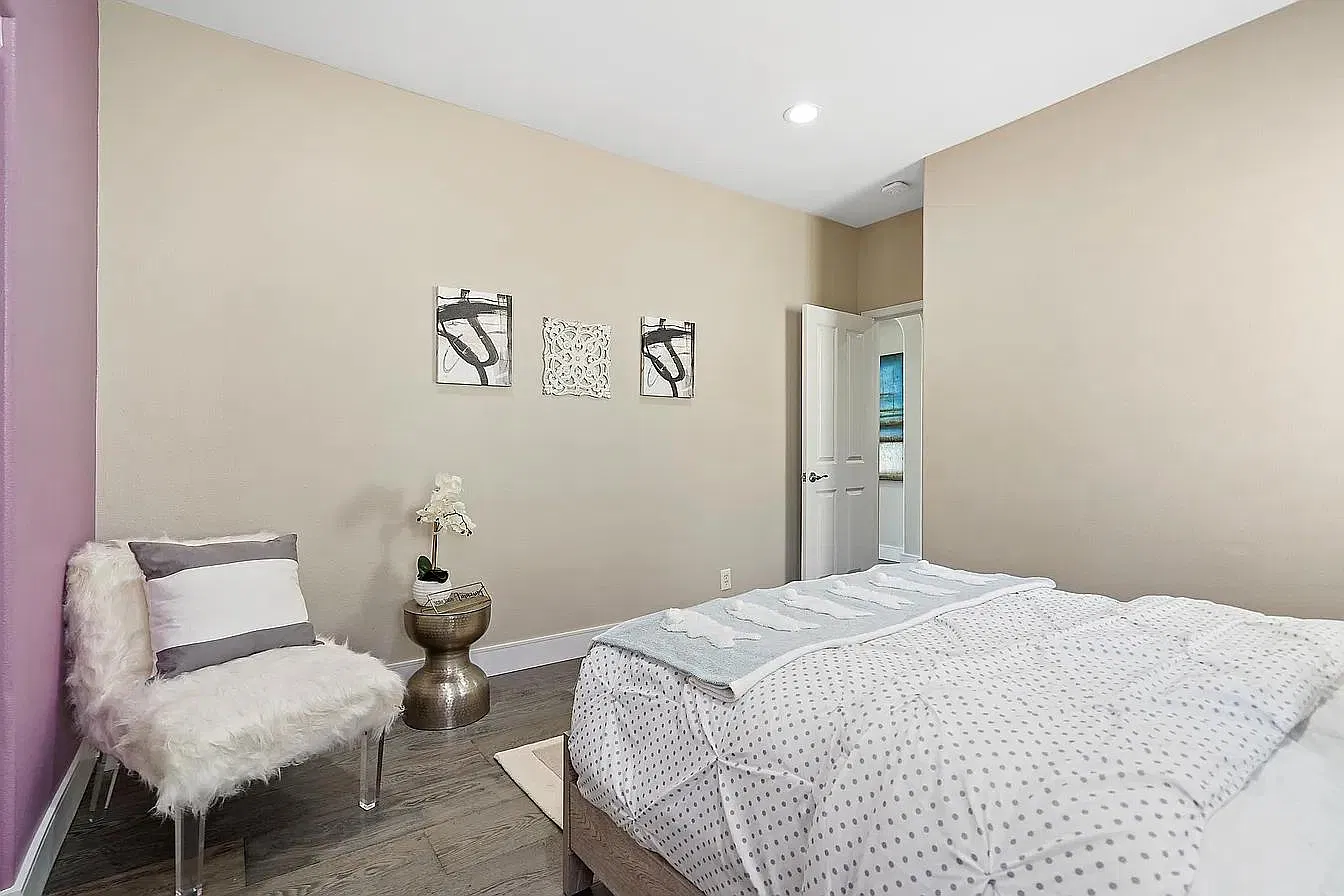 4 bed, 2700 sqft, $5,500 — Photo 1