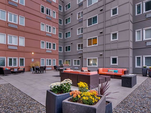 5th image of 2368 Yakima Ave Unit 315