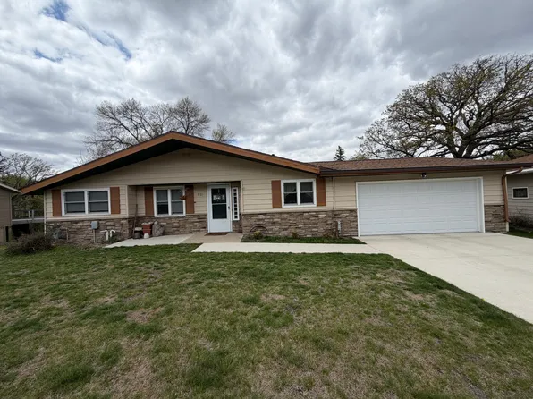 1821 Brookside Cir, Albert Lea, MN 56007