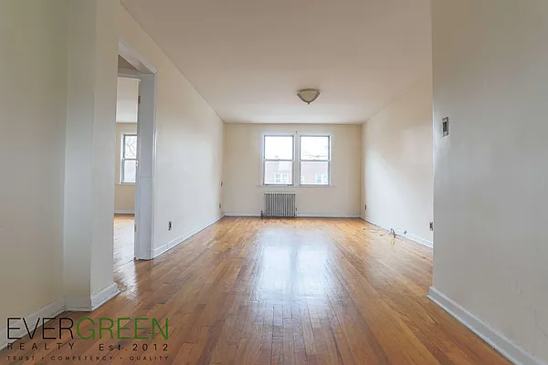 Rented by Evergreen Apartments BK | media 2