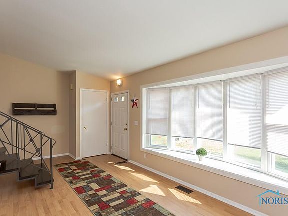 4th image of 5853 Granville Dr