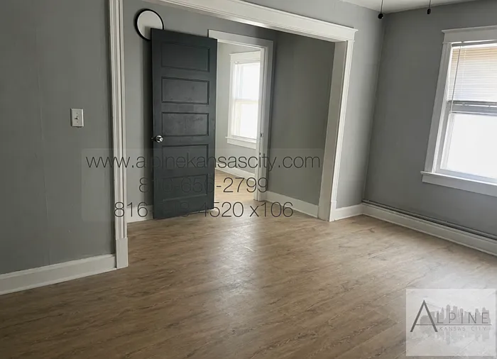 2 bed, 1.0 bath, 875 sqft, $800 — Photo 2