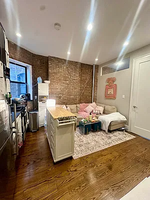 Rented by Douglas Elliman | media 2