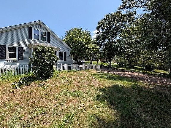 2nd image of 2249 Holtgrewe Rd