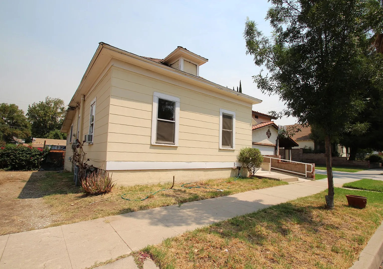 2 Bedroom House for Lease. Great San Dimas Location, Very Large Back Yard. — Photo 2