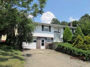 841 Smithfield St, Smithton, PA