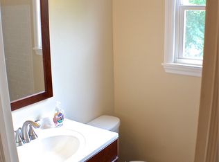 39 Farmhouse Rd, Sicklerville, NJ 08081