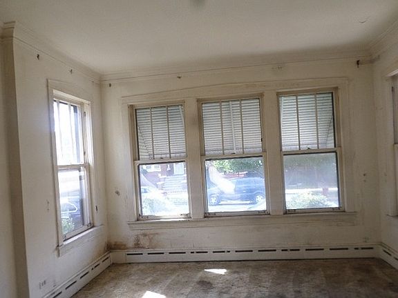 4th image of 6131 S Richmond St